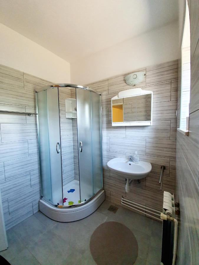 Apartamani Katarina Vl.Ilija Jusup Διαμέρισμα Starigrad Paklenica Εξωτερικό φωτογραφία