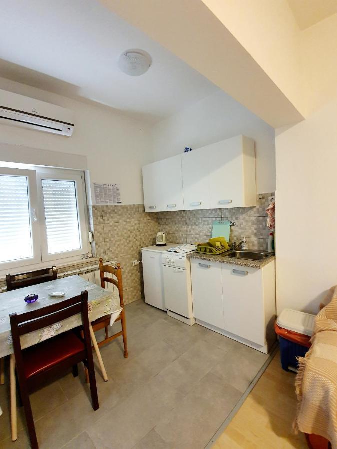 Apartamani Katarina Vl.Ilija Jusup Διαμέρισμα Starigrad Paklenica Εξωτερικό φωτογραφία