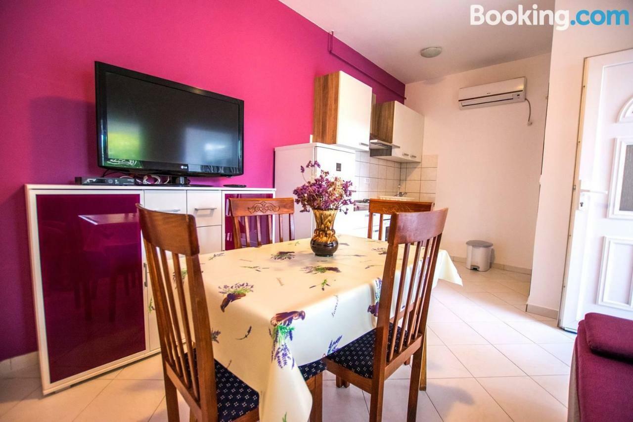 Apartamani Katarina Vl.Ilija Jusup Διαμέρισμα Starigrad Paklenica Εξωτερικό φωτογραφία