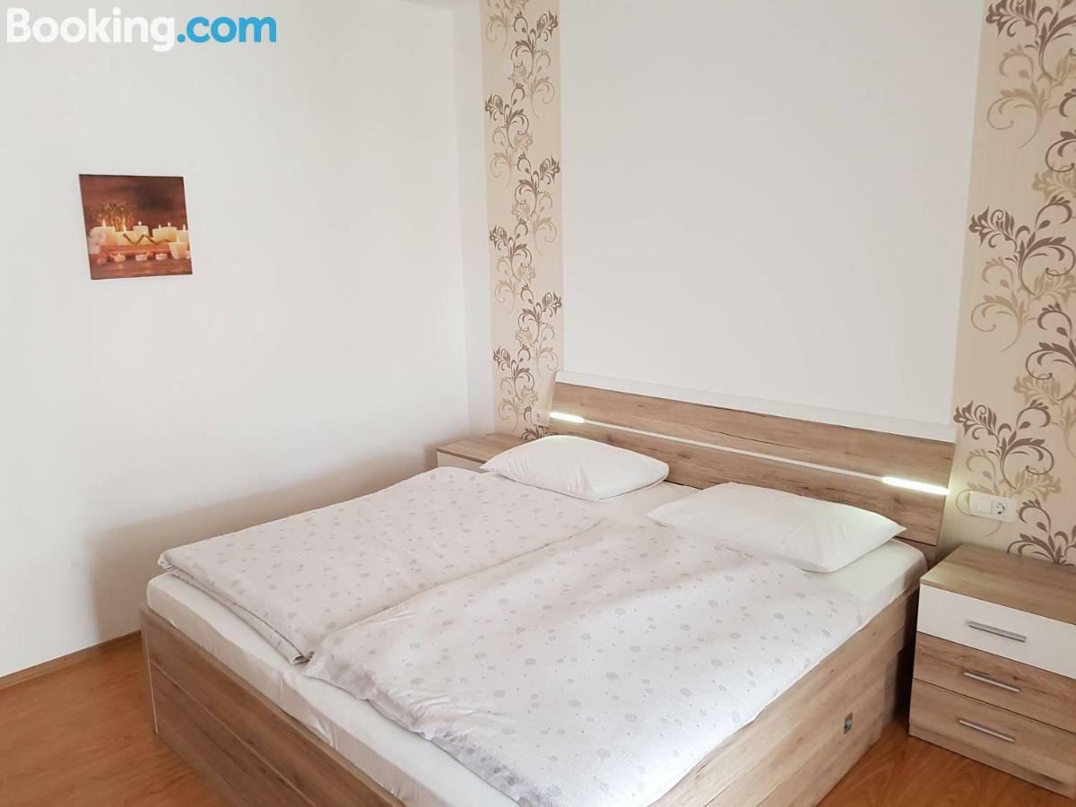 Apartamani Katarina Vl.Ilija Jusup Διαμέρισμα Starigrad Paklenica Εξωτερικό φωτογραφία