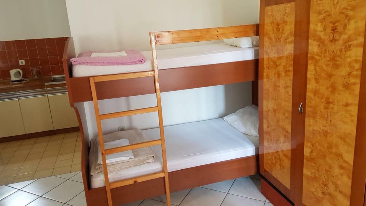 Apartamani Katarina Vl.Ilija Jusup Διαμέρισμα Starigrad Paklenica Εξωτερικό φωτογραφία